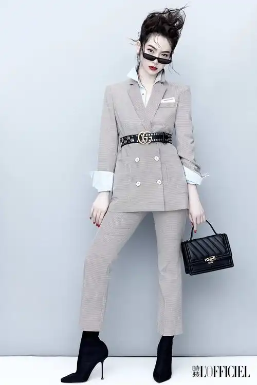 戚薇登时装杂志封面 帅气演绎"冷都女"